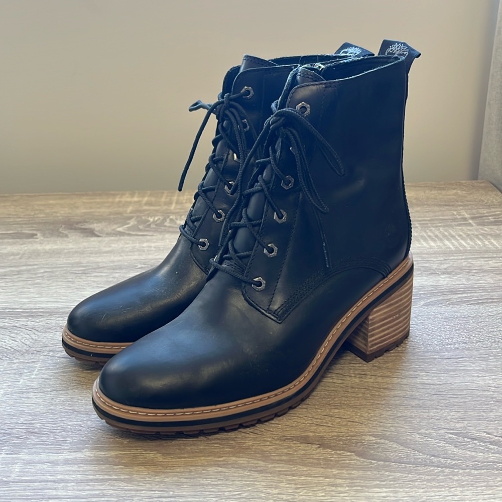 EUC Women’s heeled timberland winter boots